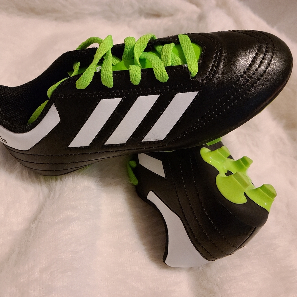 Girls Adidas soccer cleats